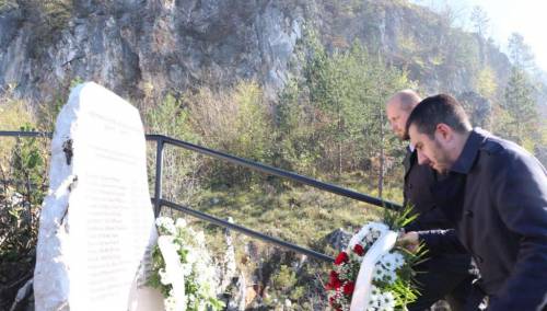 Delegacija Kantona Sarajevo odala počast žrtvama ubijenim na Kazanima
