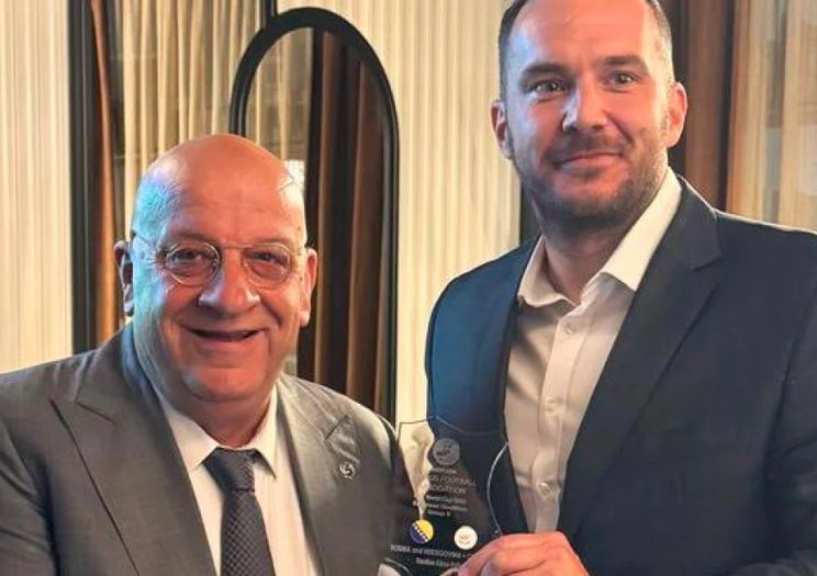 Delegacija Kipra Vici Zeljkoviću uručila zanimljiv poklon