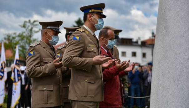 Delegacija MO i OS BiH na obilježavanju Dana šehida na mezarju Kovači