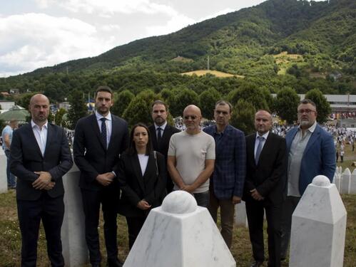 Delegacija Pokreta slobodnih građana u Potočarima odala počast žrtvama genocida