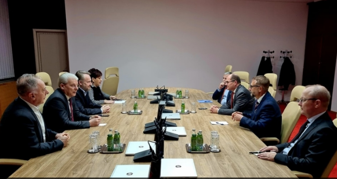 Delegacija SDA se sastala sa visokim predstavnikom Schmidtom 