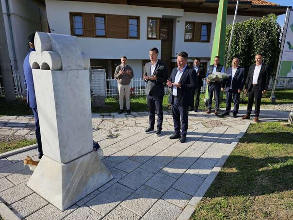 Delegacija TK odala počast braniteljima na 33. godišnjicu osnivanja Drugog korpusa Armije RBiH