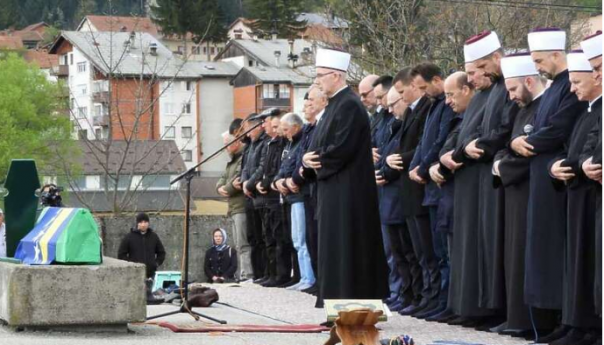 Delegacija Vlade Tuzlanskog kantona prisustvovala dženazi u Vlasenici
