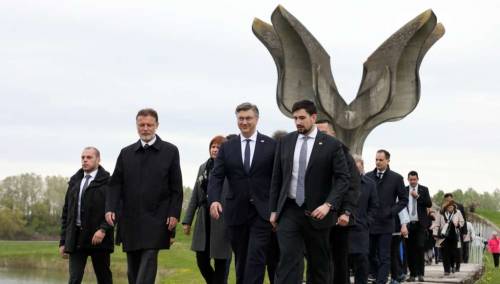 Delegacije Sabora, Vlade, manjina i antifašista odale počast u Jasenovcu