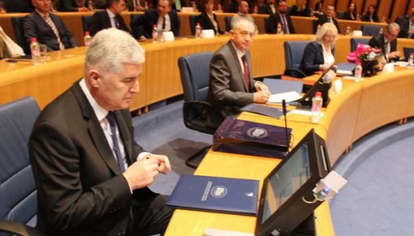 Delegati HDZ-a glasali protiv zakona o zabrani negiranja genocida