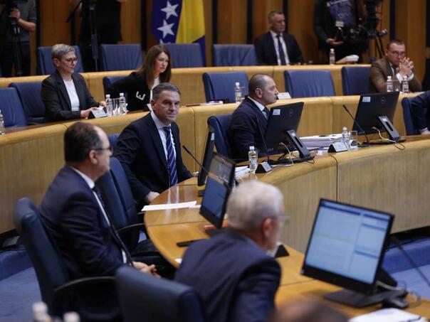 Delegati pozivaju na poštivanje Ustava i Poslovnika o radu