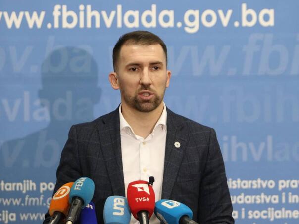 Delić: Ne zbunjujte javnost, status quo živimo već desetljećima