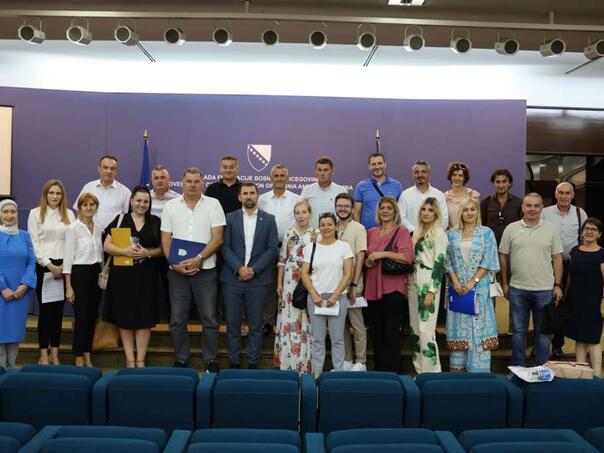 Delić s direktorima 42 centra za socijalni rad potpisao ugovore o sufinansiranju infrastrukture