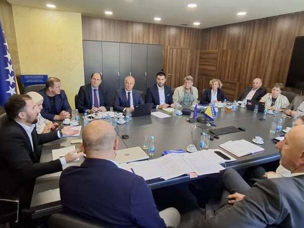 Delić s predstavnicima Udruženja poslodavaca FBiH o potrebnom unapređenju tržišta rada
