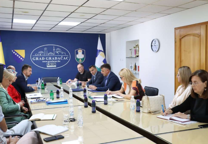 Delić u Gradačcu razgovarao o zahtjevima građana iznesenih na nedavnim protestima