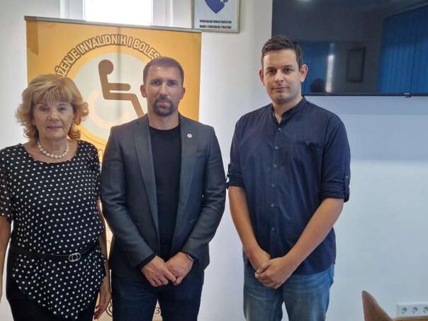 Delić u Udruženju osoba s invaliditetom 'Ruka podrške', fokus na unapređenju uslova života