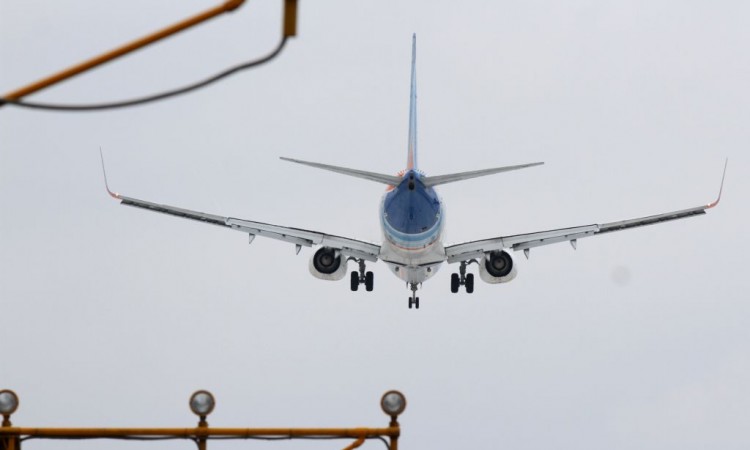 Delta Airlines nametnuo mjesečnu naknadu od 200 dolara nevakcinisanom osoblju