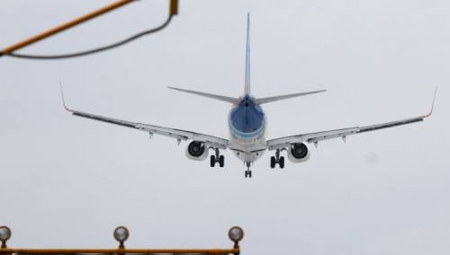 Delta Airlines nametnuo mjesečnu naknadu od 200 dolara nevakcinisanom osoblju