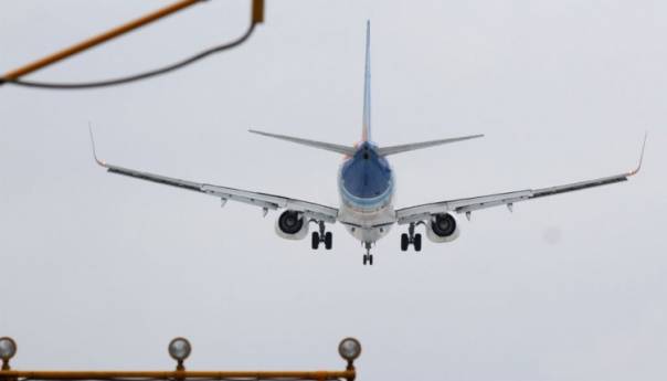 Delta Airlines nametnuo mjesečnu naknadu od 200 dolara nevakcinisanom osoblju