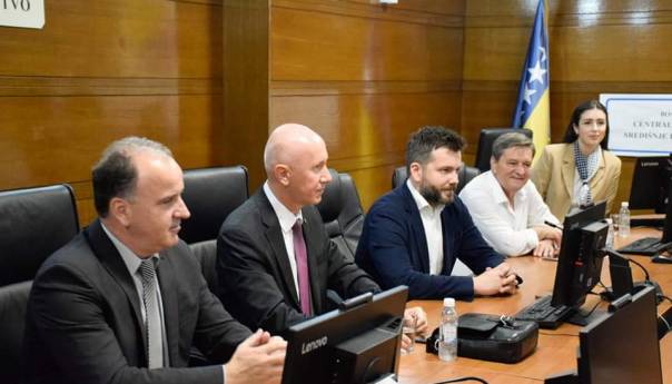 Demokratska fronta predala kandidatske liste CIK-u BiH