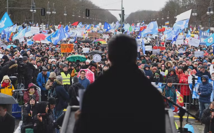 Demonstracije u Berlinu i Parizu: Žele mir u Ukrajini