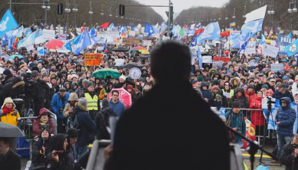 Demonstracije u Berlinu i Parizu: Žele mir u Ukrajini
