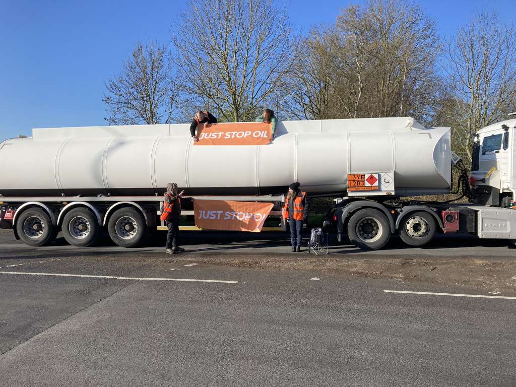 Demonstranti blokirali deset naftnih terminala, šest osoba uhapšeno