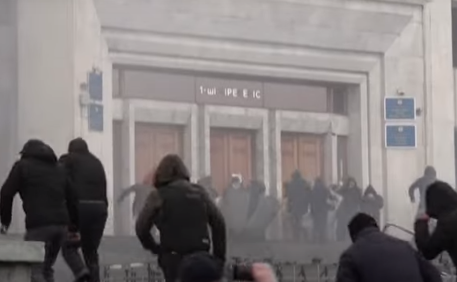 Demonstranti provalili u rezidenciju predsjednika Kazahstana