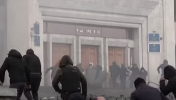 Demonstranti provalili u rezidenciju predsjednika Kazahstana