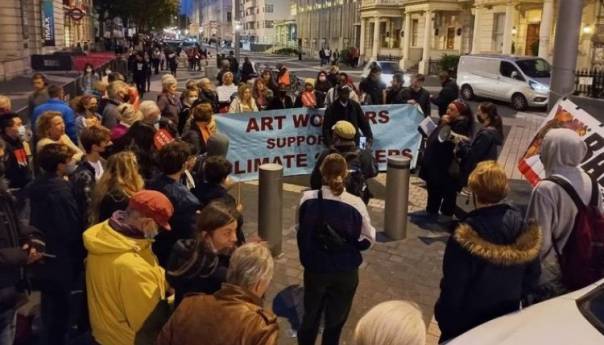 Demonstranti se okupljaju na klimatskim protestima