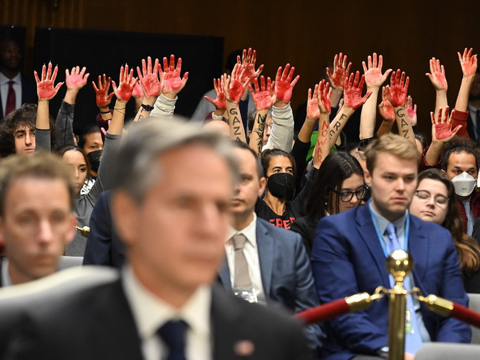 Demonstranti u Kongresu prekidali saslušanje Blinkena: 'Palestinci nisu životinje'
