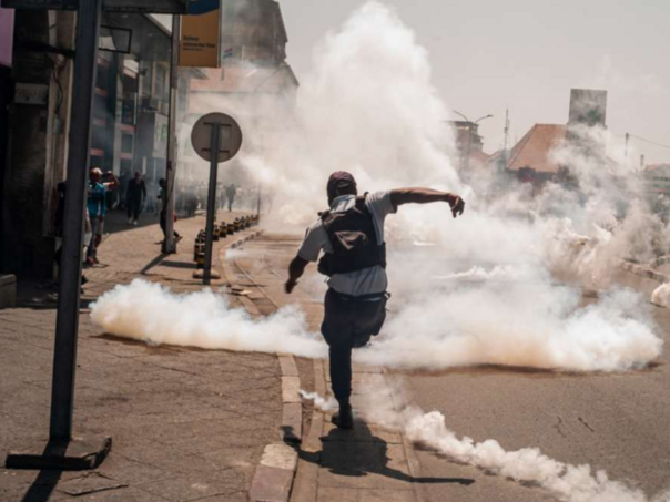 Demonstranti u Madagaskaru se vraćaju na ulice uprkos raspuštanja vlade