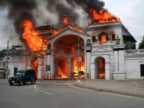 Demonstranti u Nepalu zapalili zgradu parlamenta