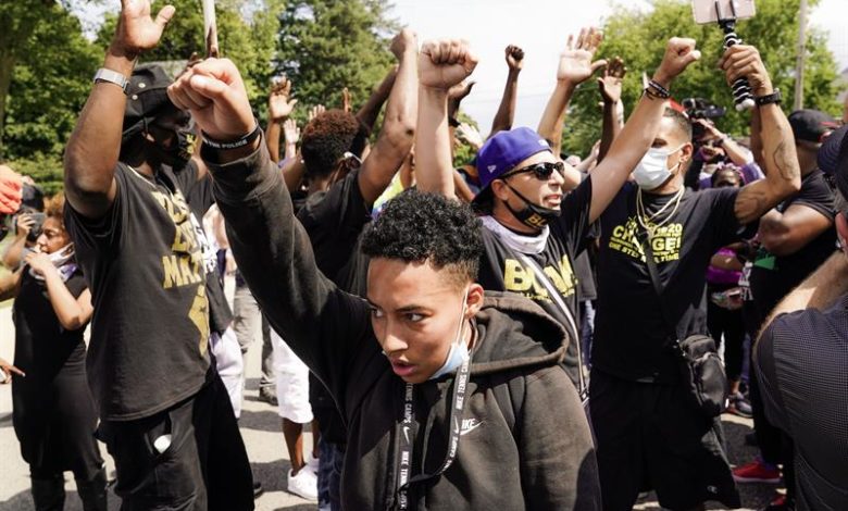 Demonstranti u Portlandu okupili se u blizini policijske stanice