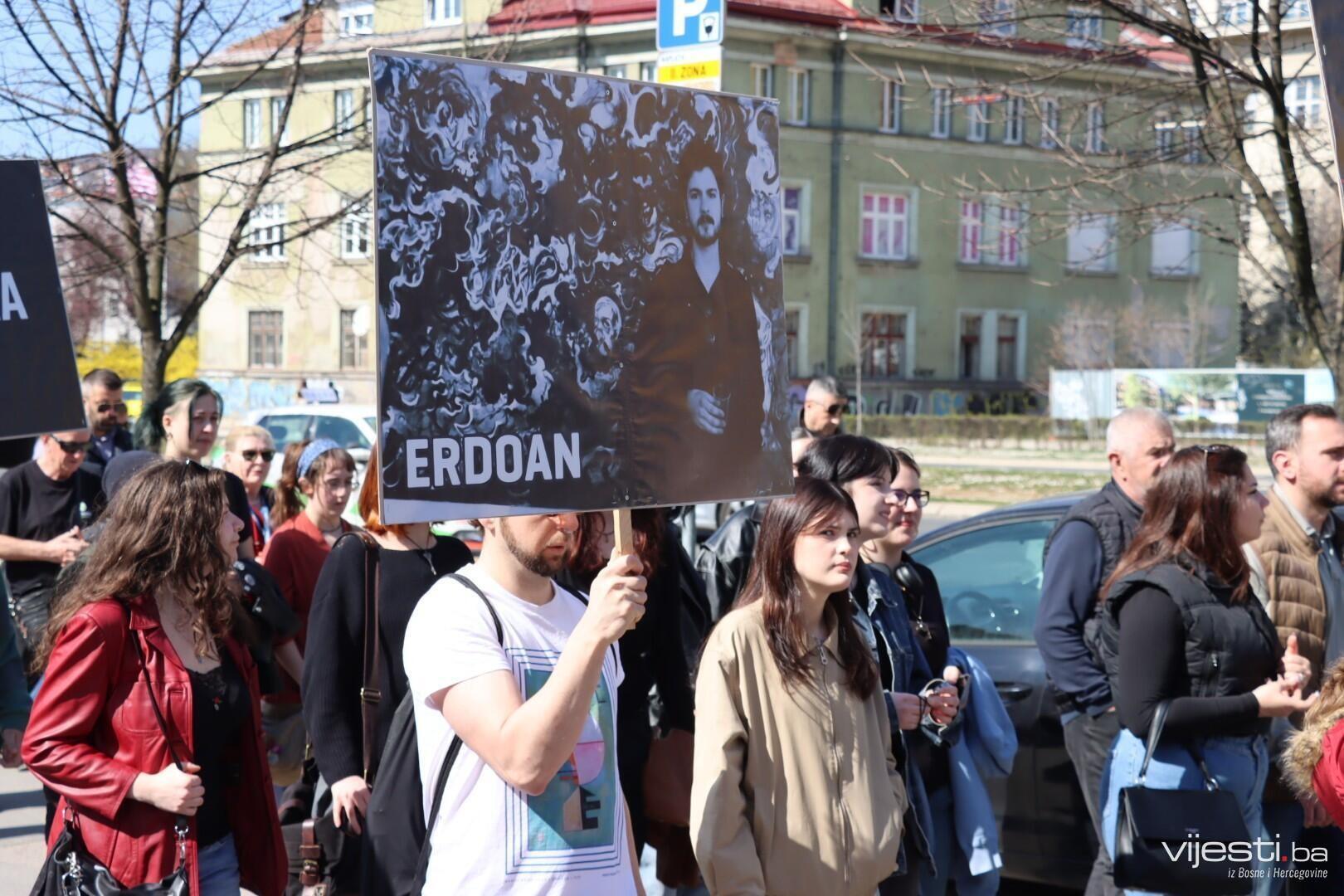 Demonstranti u Sarajevu: Bol koja ne prolazi...