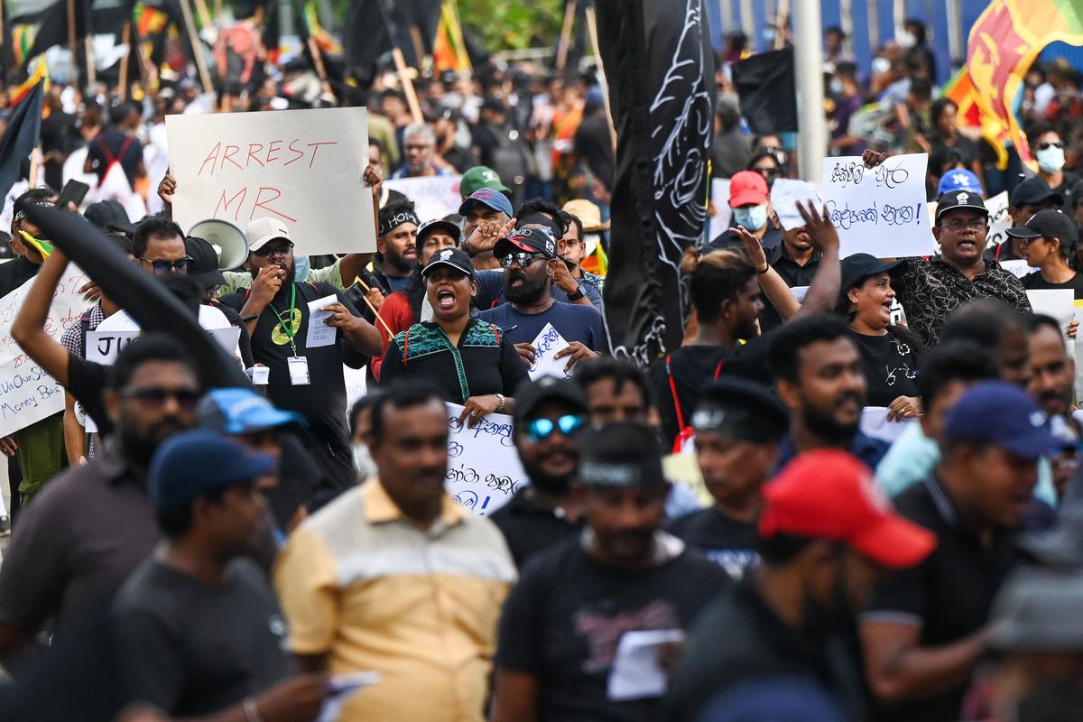 Demonstranti u Šri Lanki traže ostavku predsjednika, policija ih otjerala