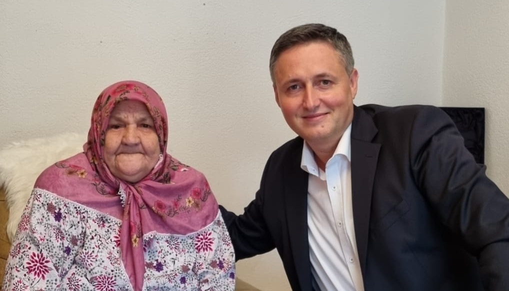 Denis Bećirović čestitao Kurban-bajram heroini nani Fati Orlović