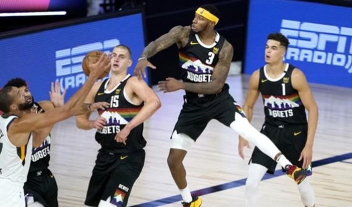Denver slavio nakon produžetka, Mitchell srušio Maloneov rekord