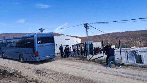 Migrante iz Hrvatske svakodnevno dovoze u centar Lipa kod Bihaća, građani zabrinuti