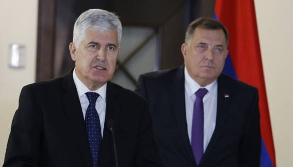 Der Standard: Dodik i Čović traže nove podjele u BiH
