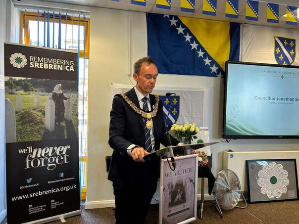 Derby odao počast žrtvama genocida u Srebrenici