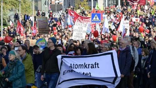 Deseci hiljada ljudi ustali protiv poskupljenja