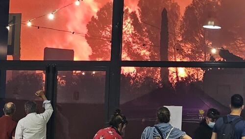 Deseci ljudi evakuirani zbog širenja požara na granici Španije i Francuske