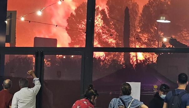 Deseci ljudi evakuirani zbog širenja požara na granici Španije i Francuske