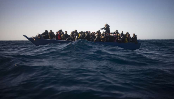 Deseci migranata spašeni u Italiji i Grčkoj