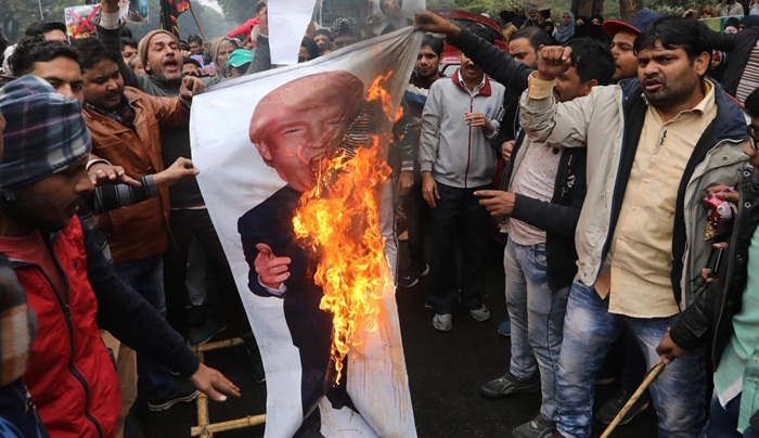 Deset poginulih u protestima u New Delhiju tokom posjete Trumpa