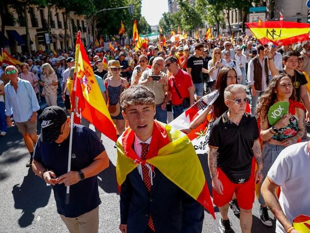 Desetine hiljada ljudi na ulicama Madrida tražilo ostavku Sancheza