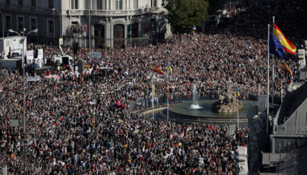 Desetine hiljada ljudi na ulicama Madrida zbog privatizacije zdravstva