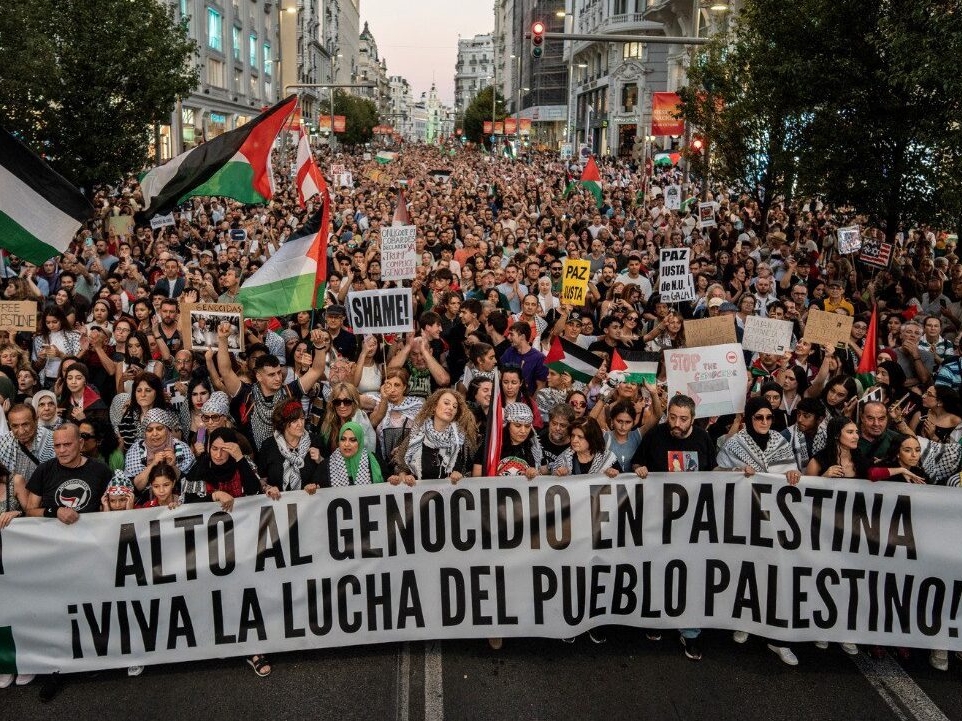 Desetine hiljada Španaca protestovali protiv izraelske operacije u Gazi