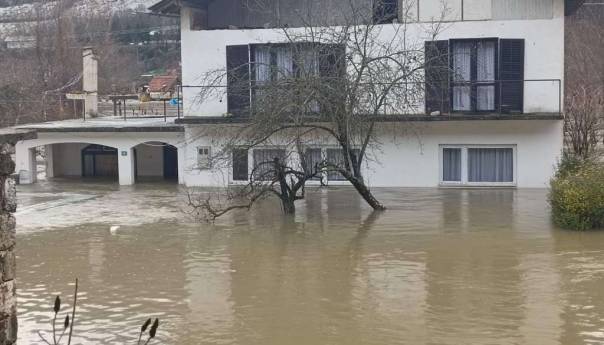 Desetine stambenih objekata u USK poplavljeno, vjerovatno proglašenje stanja prirodne nesreće