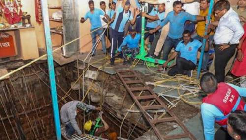 Desetine vjernika poginulo tokom molitve u urušavanju hrama