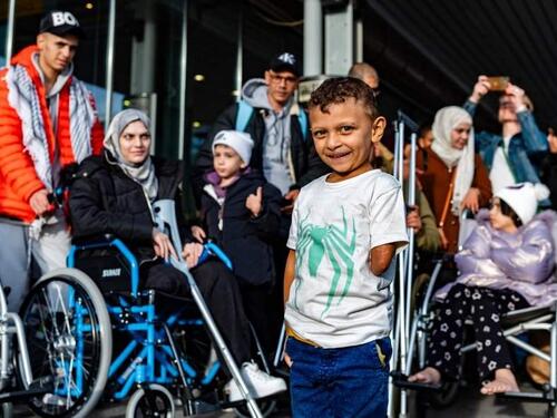 Desetoro djece iz Gaze stiglo u Sloveniju na rehabilitaciju, najmlađi ima četiri godine