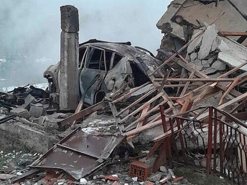 Detalji ekspozije: Ispod ruševina kuće u Derventi pronađeno tijelo