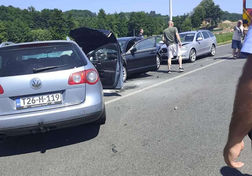 Detalji nesreće kod Banje Luke: Tri osobe poginule na licu mjesta, među povrijeđenima i dijete