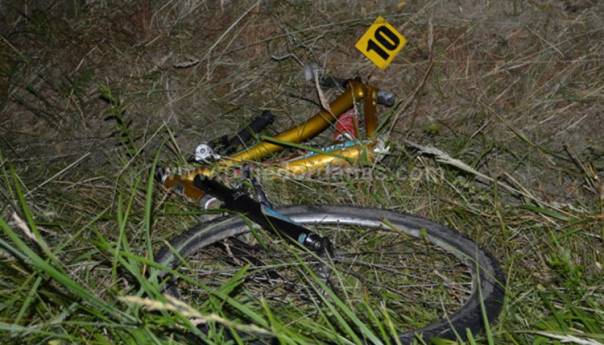 Detalji tragedije kod Prijedora: Bicikl prepolovljen od siline udara